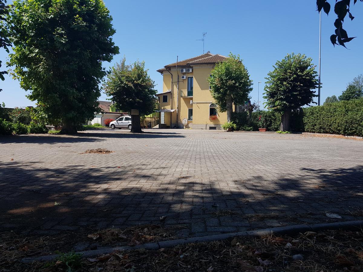 Hotel La Pendola Ozzero Exterior photo